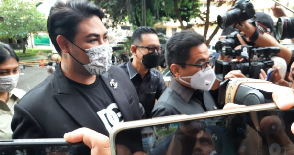 Ivan Gunawan  Kembalikan Duit Rp921 Juta Terkait Kasus Trading DNA Pro